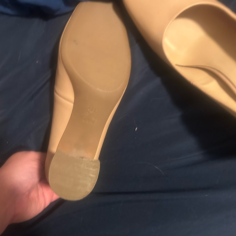 Kenneth Cole Reaction Tan Heels